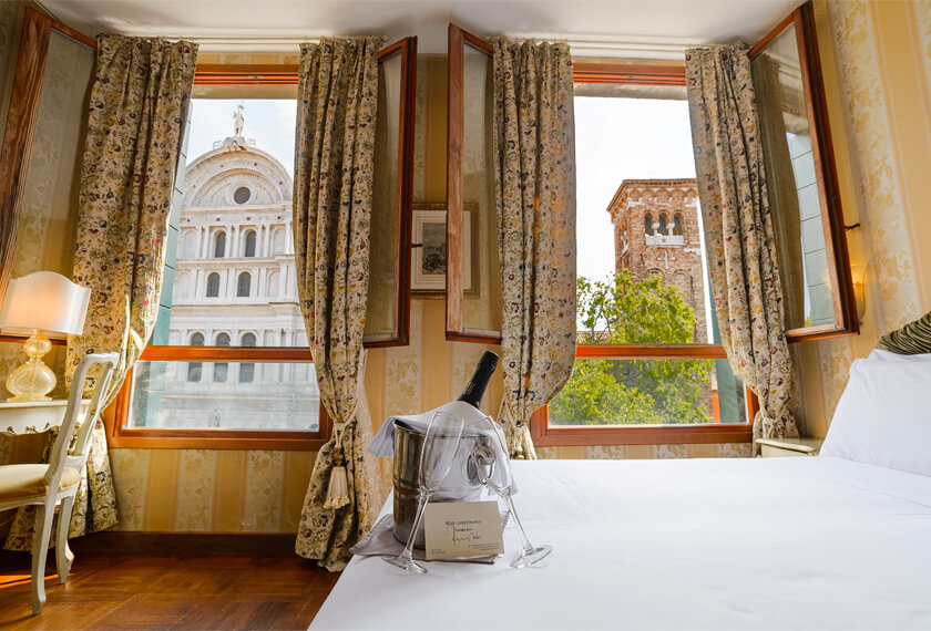 Camera squareview albergo Venezia