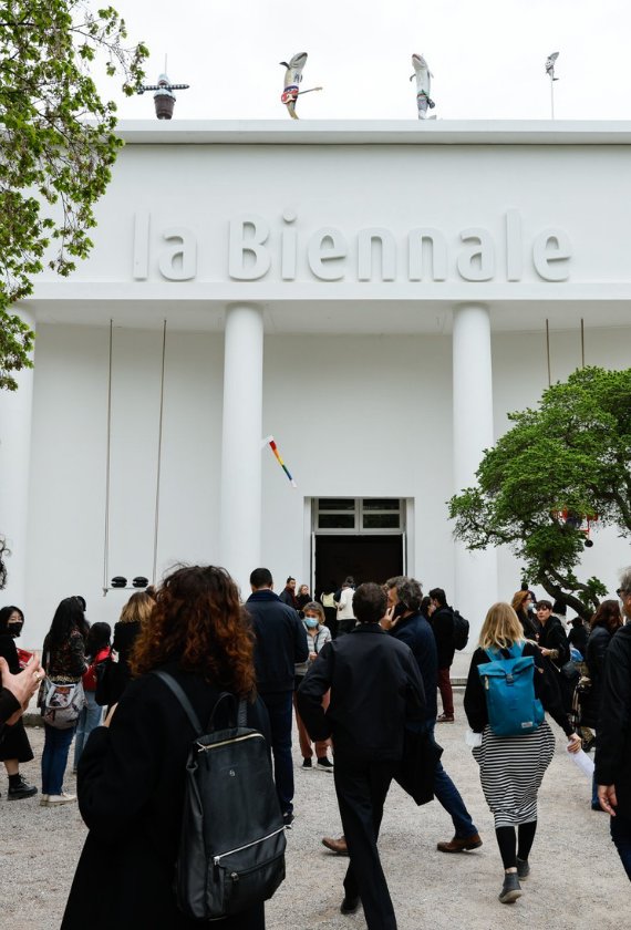 LA-BIENNALE