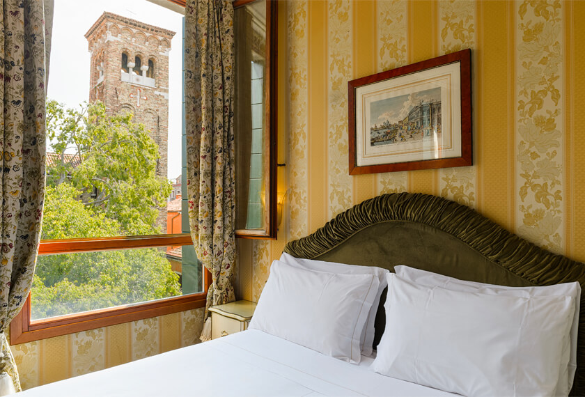 Camera squareview hotel romantico Venezia